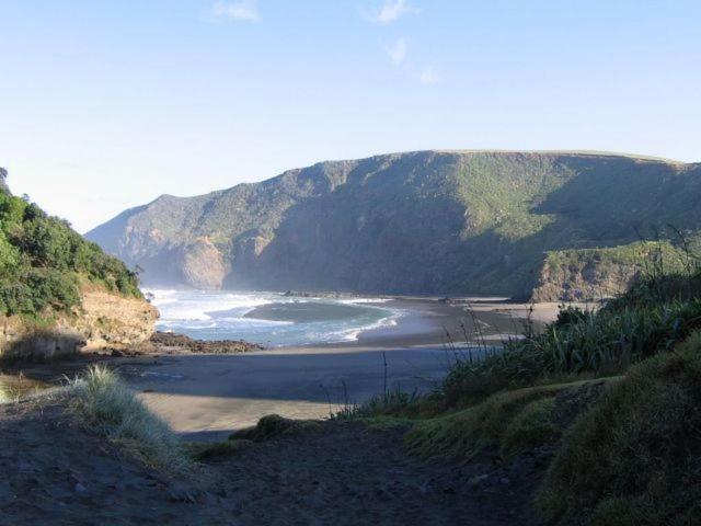 Bethells Beach Cottages Exterior photo