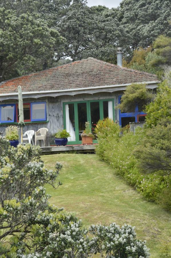 Bethells Beach Cottages Exterior photo
